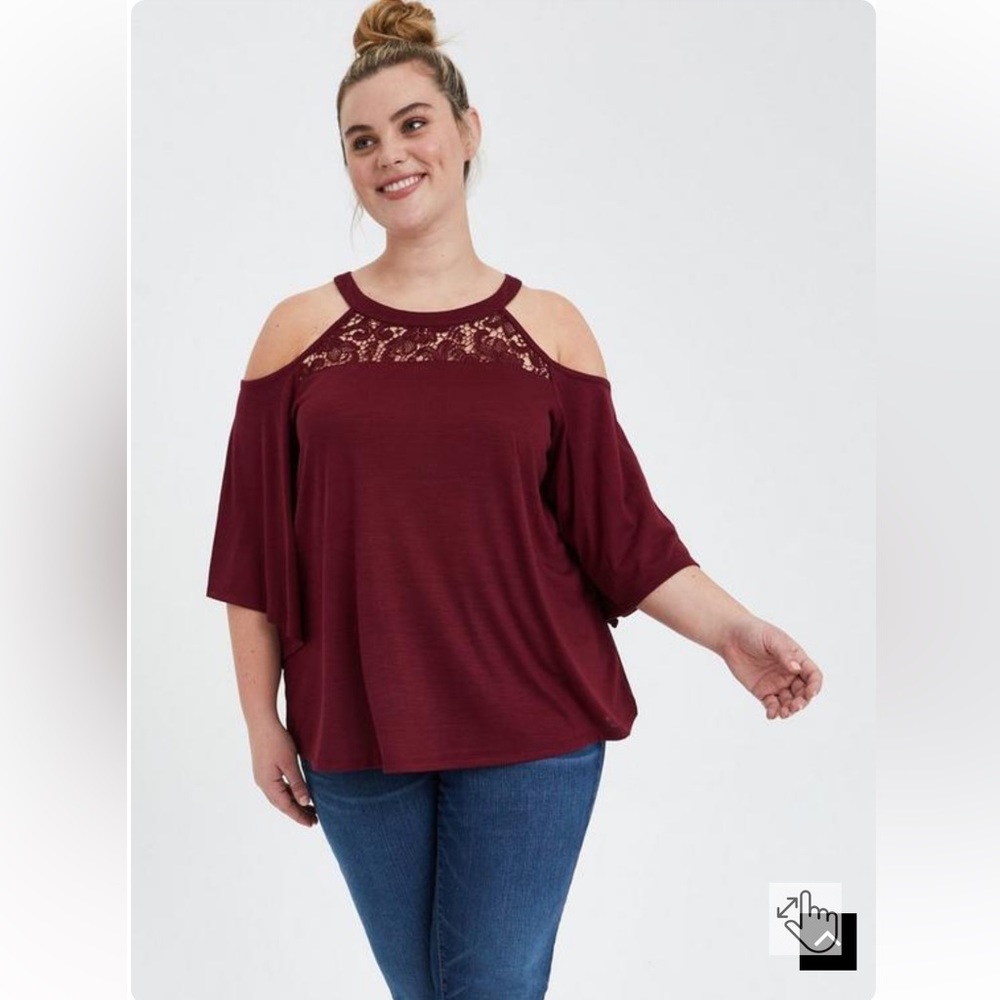 TORRID SIZE 2 2X 18-20 NWOT KNIT JERSEY CREW NECK LACE INSET COLD SHOULDER TOP